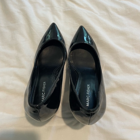 Perfect condition Marc fisher pointed Patton leather pumps - Picture 2 of 5
